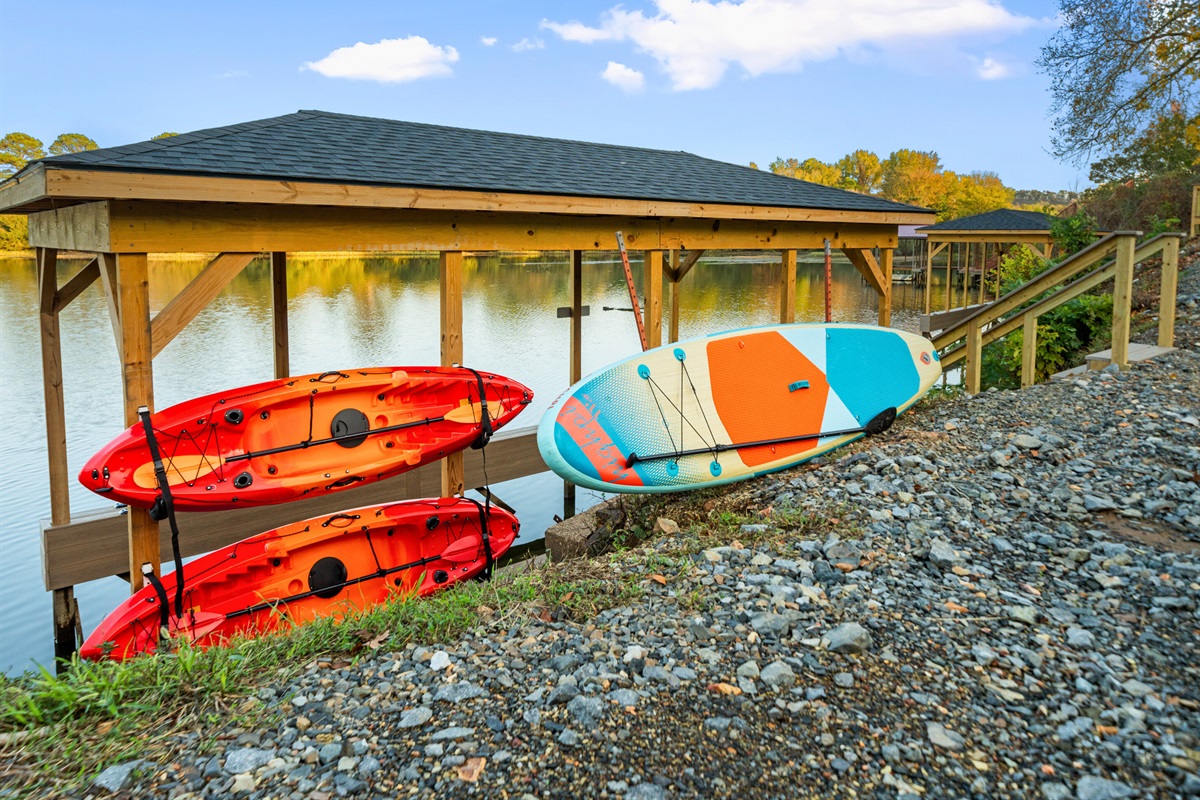 Adventure calls with these provided kayaks and paddleboard! Paddle out onto the lake and explore the beautiful surroundings for a memorable experience on the water.