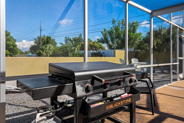 Some people want a hot tub. You? You just want to smash burgers on a Blackstone in peace. We got you. #GrillGoals #FloridaGetaway #AirbnbGrillLife #BlackstoneFans