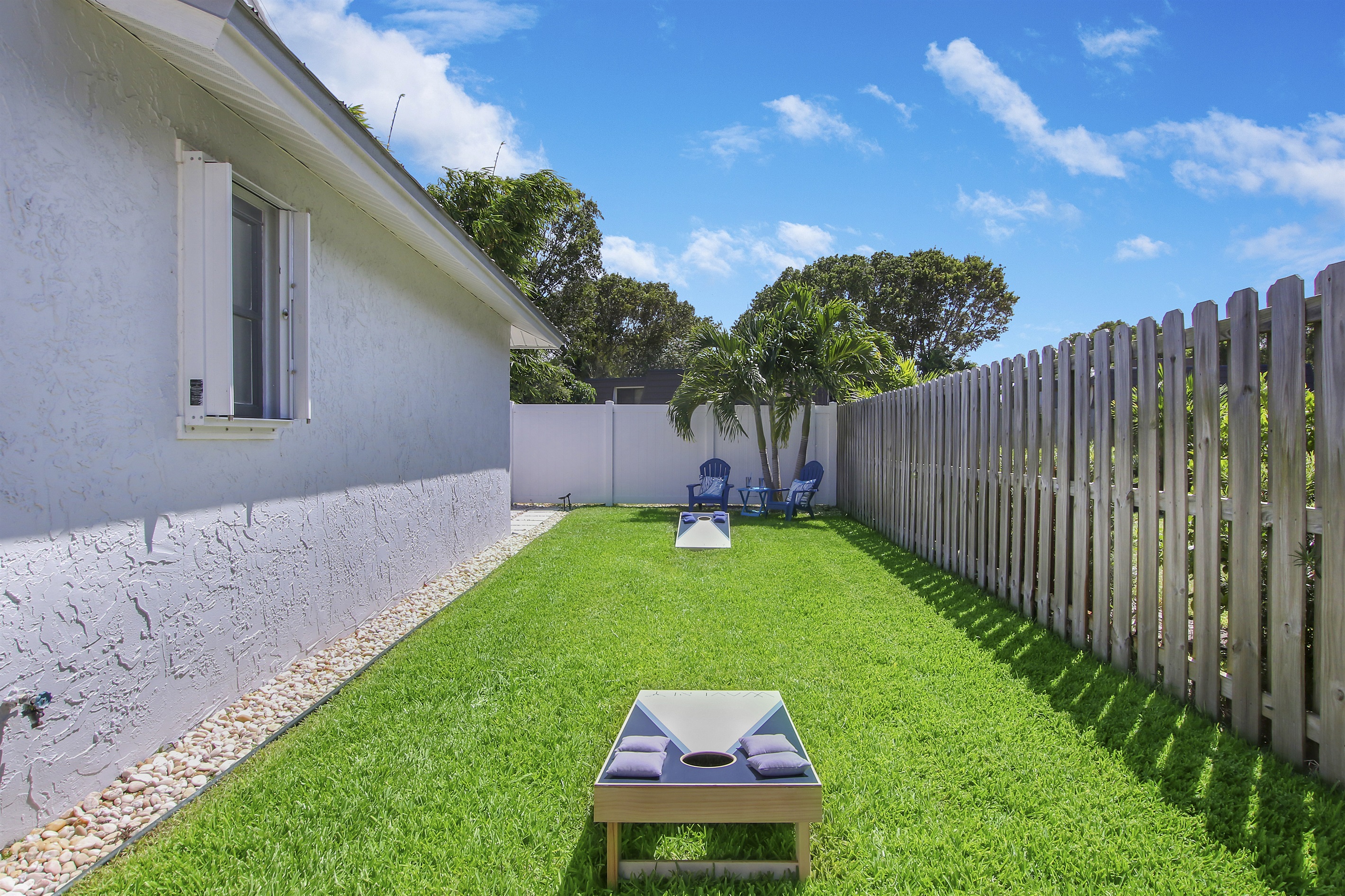 Who doesn't love a competive game of cornhole!