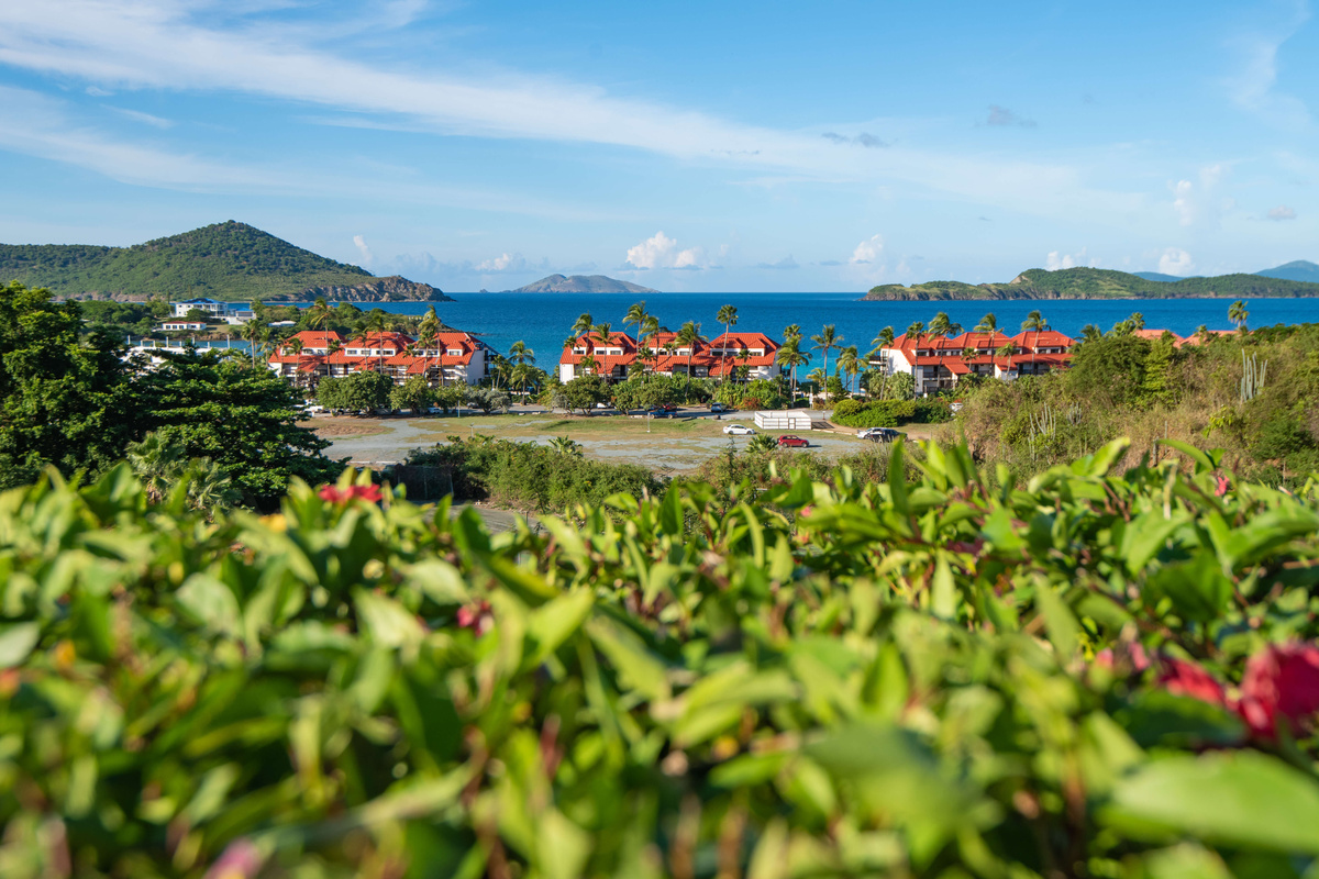 Discover the perfect beachfront getaway at Sapphire Beach Resort.