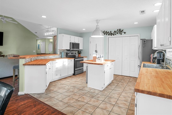 Kitchen, Island