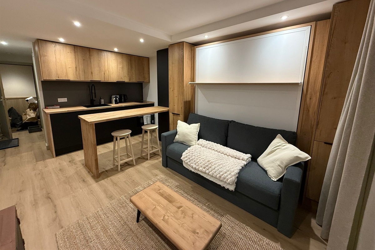 DESIGNER KITCHENETTE