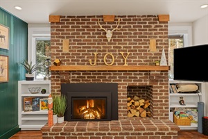 We would love to host you to celebrate the holidays this season.