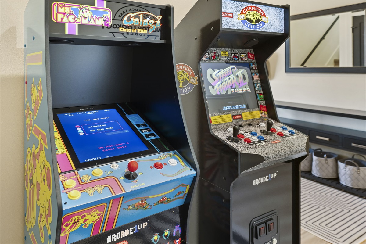 2 free to play arcade machines!