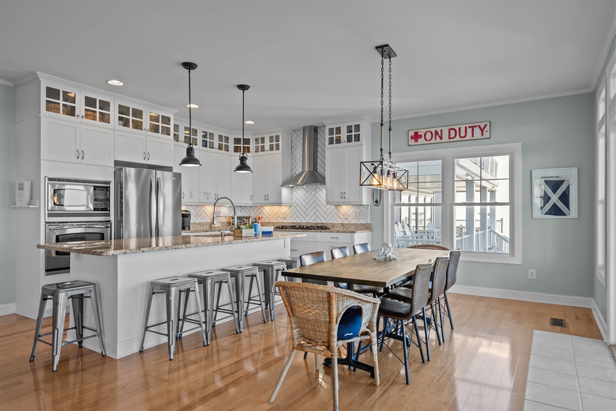 1st floor: gourmet chef's kitchen