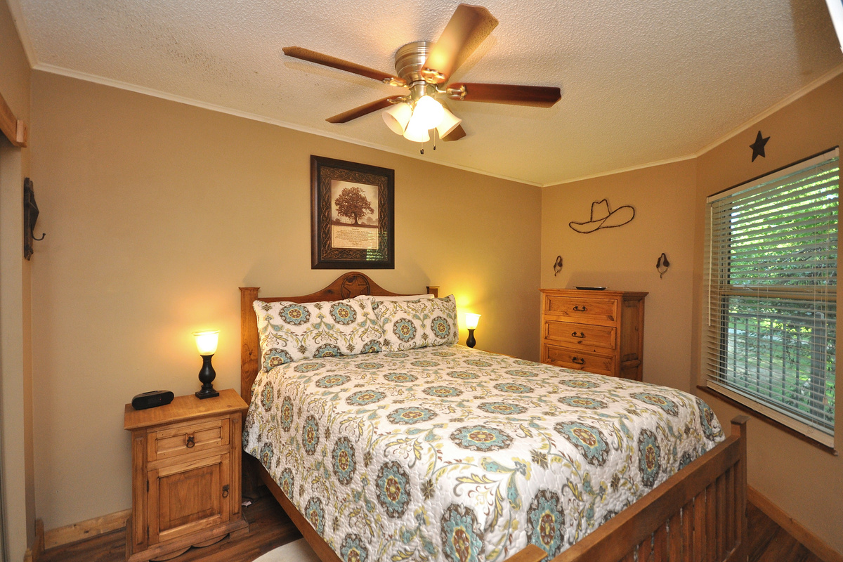 Secondary Bedroom.