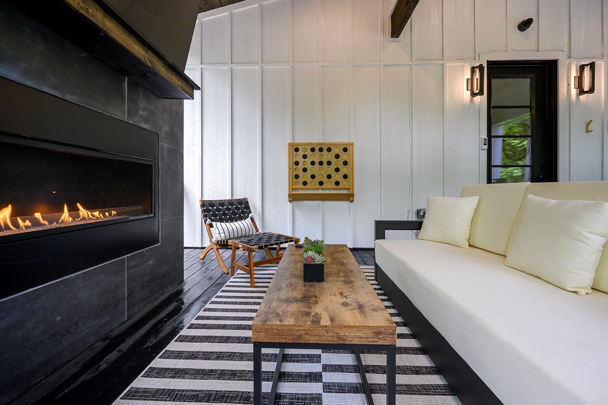 OUTDOOR LIVING, ELEVATED ✨ Plush seating, modern design, and a warm flame—your favorite hangout spot in any season.