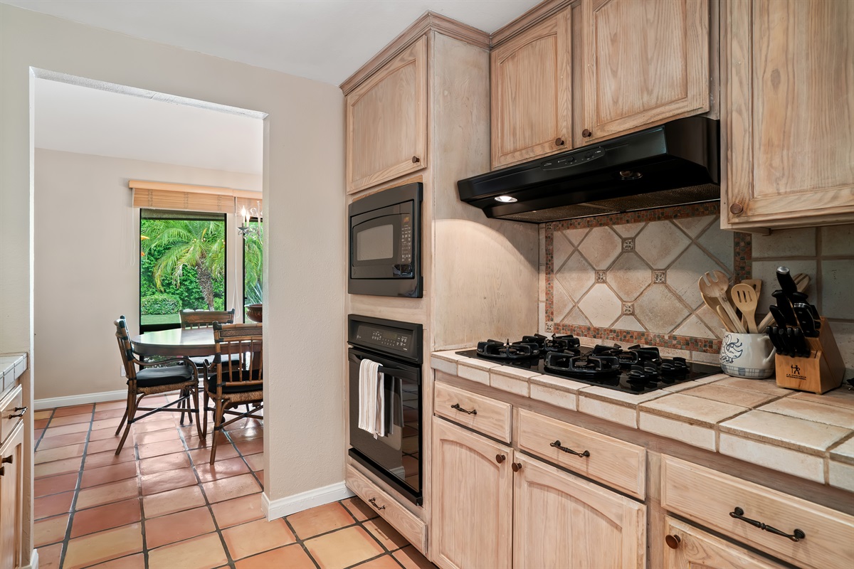 upgraded gas cooktop and wall ovens