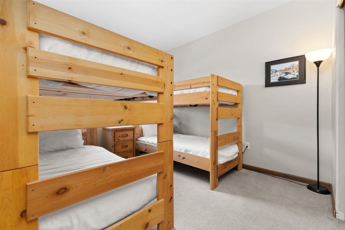 Twin Bunk Bedroom 3