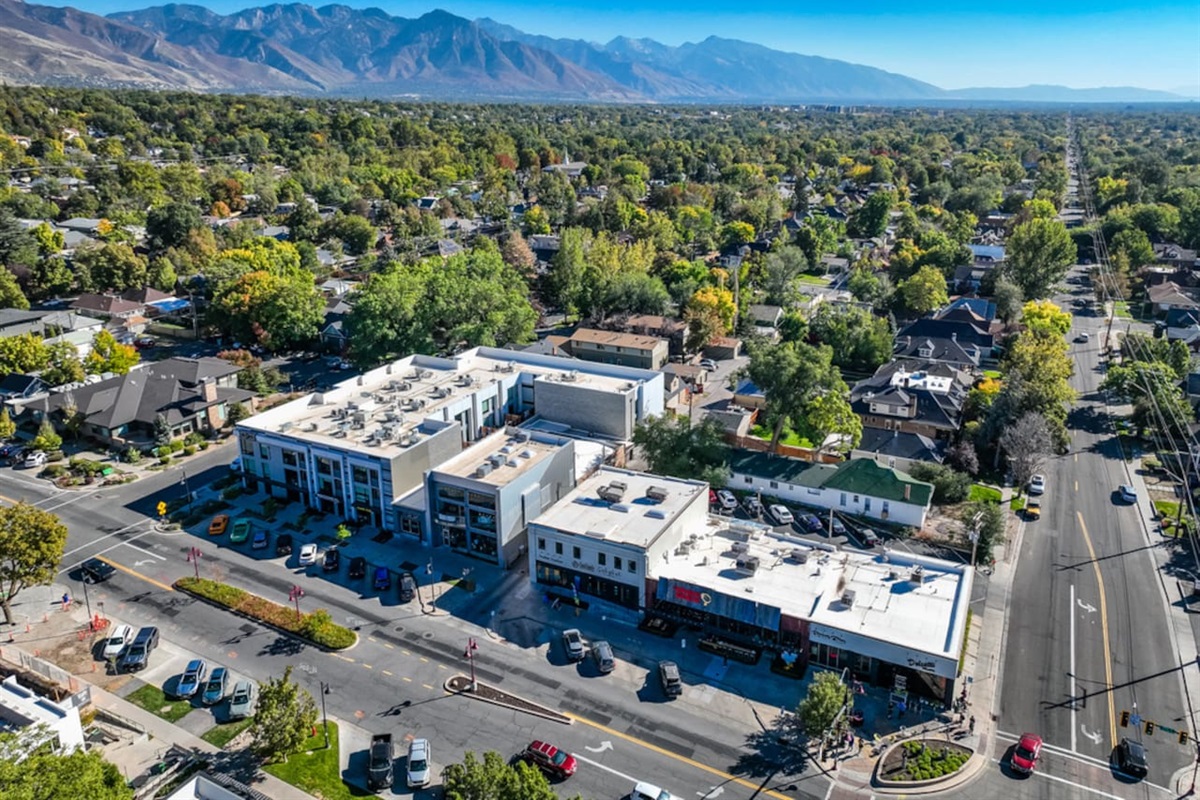 " 9th and 9th is a great neighborhood with lots of good dining. Walkable to downtown and the U within 10-15 minutes, 30-40 minutes to ski resorts.  We’ll be back!" - Matt (April 2024)