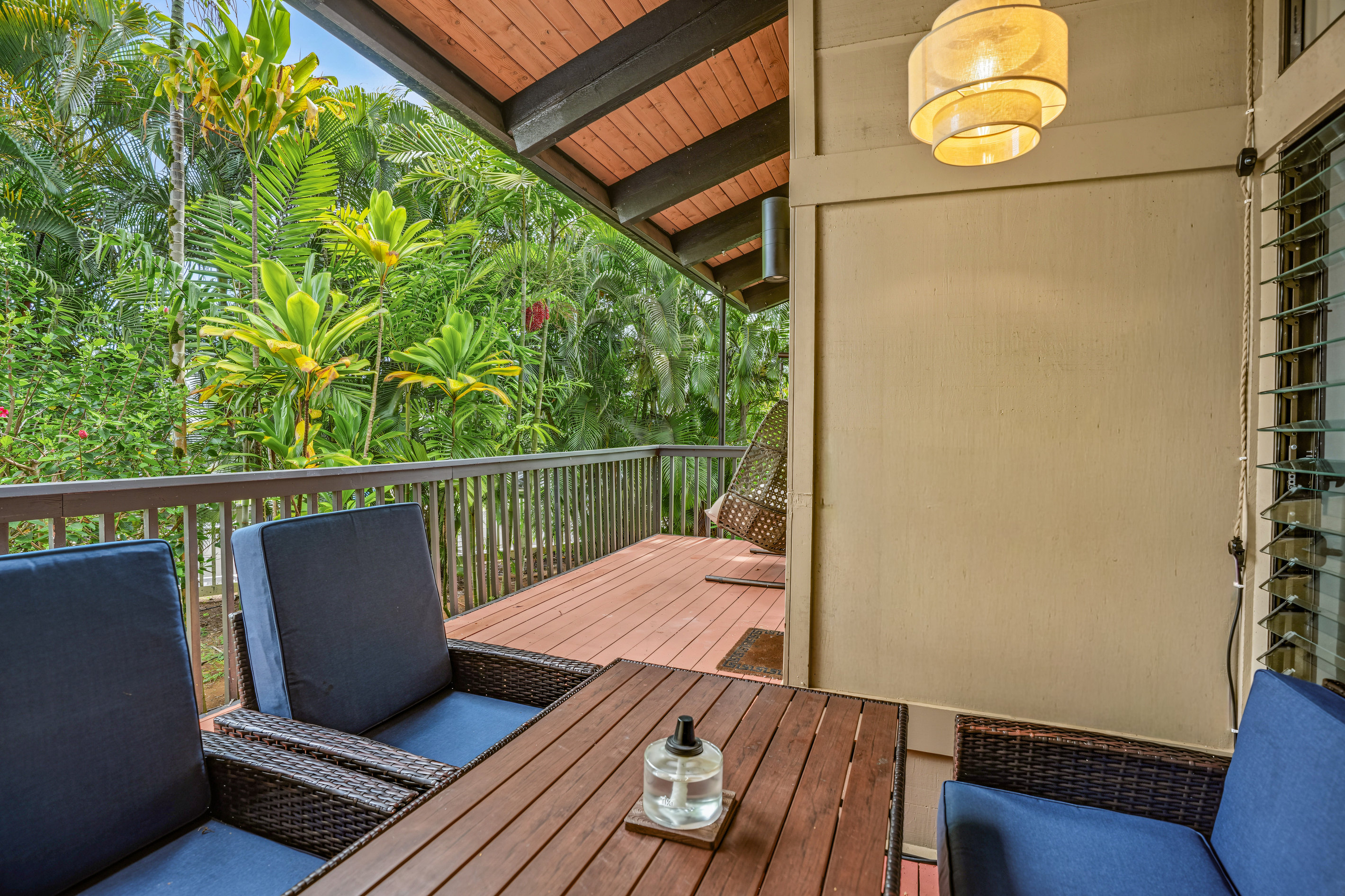 Lanai Eating Space
