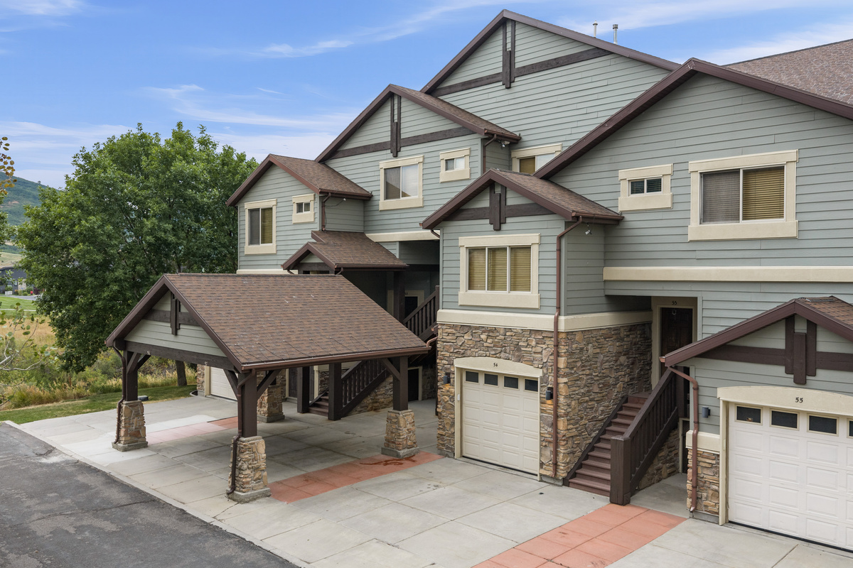 Attractive mountain-style exterior welcomes you to your Huntsville getaway near Pineview Reservoir.