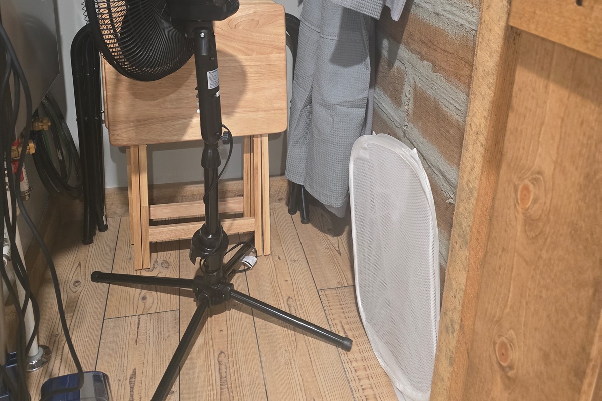 Fan, TV Trays, Luggage Racks