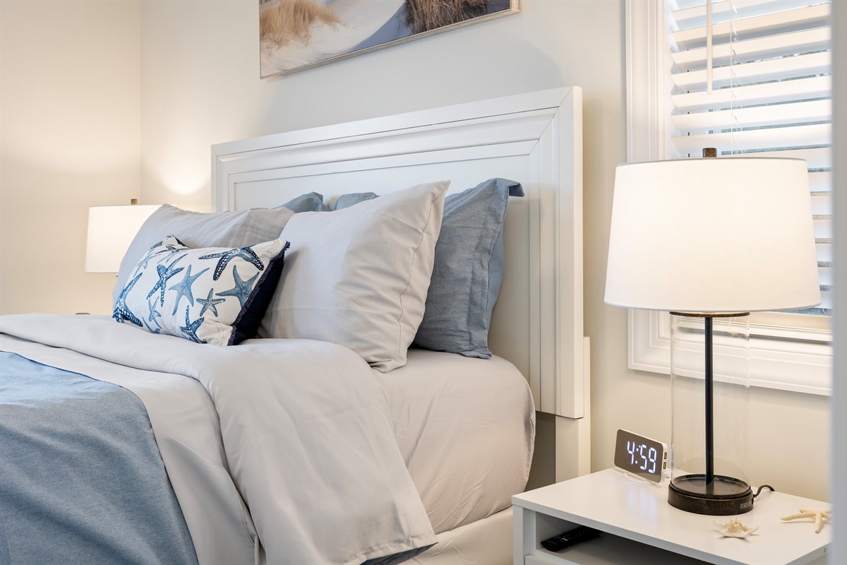 Bedroom 1 - Bed and bath linens provided!