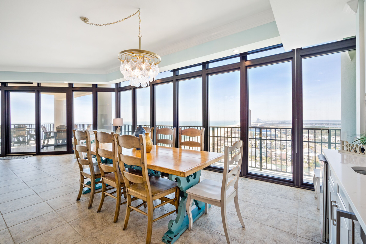 Dining Table to seat 8 with million $ view!