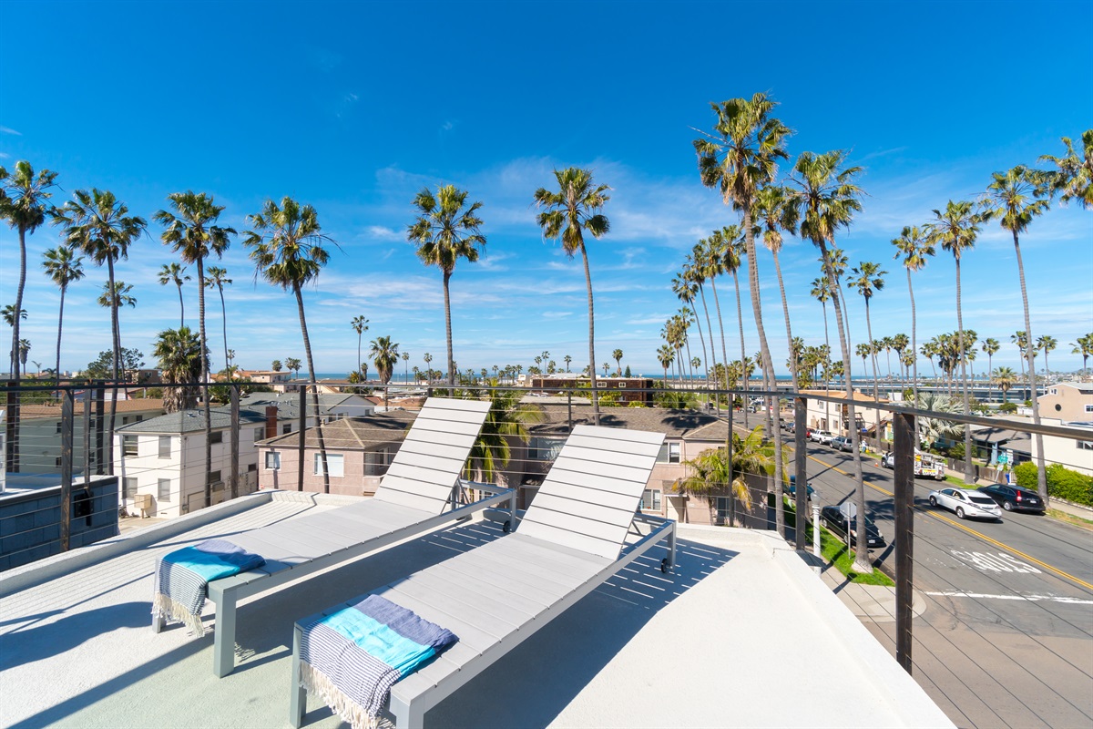 Rooftop Deck looking towards the Ocean