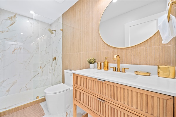 Master Bedroom Bathroom 1