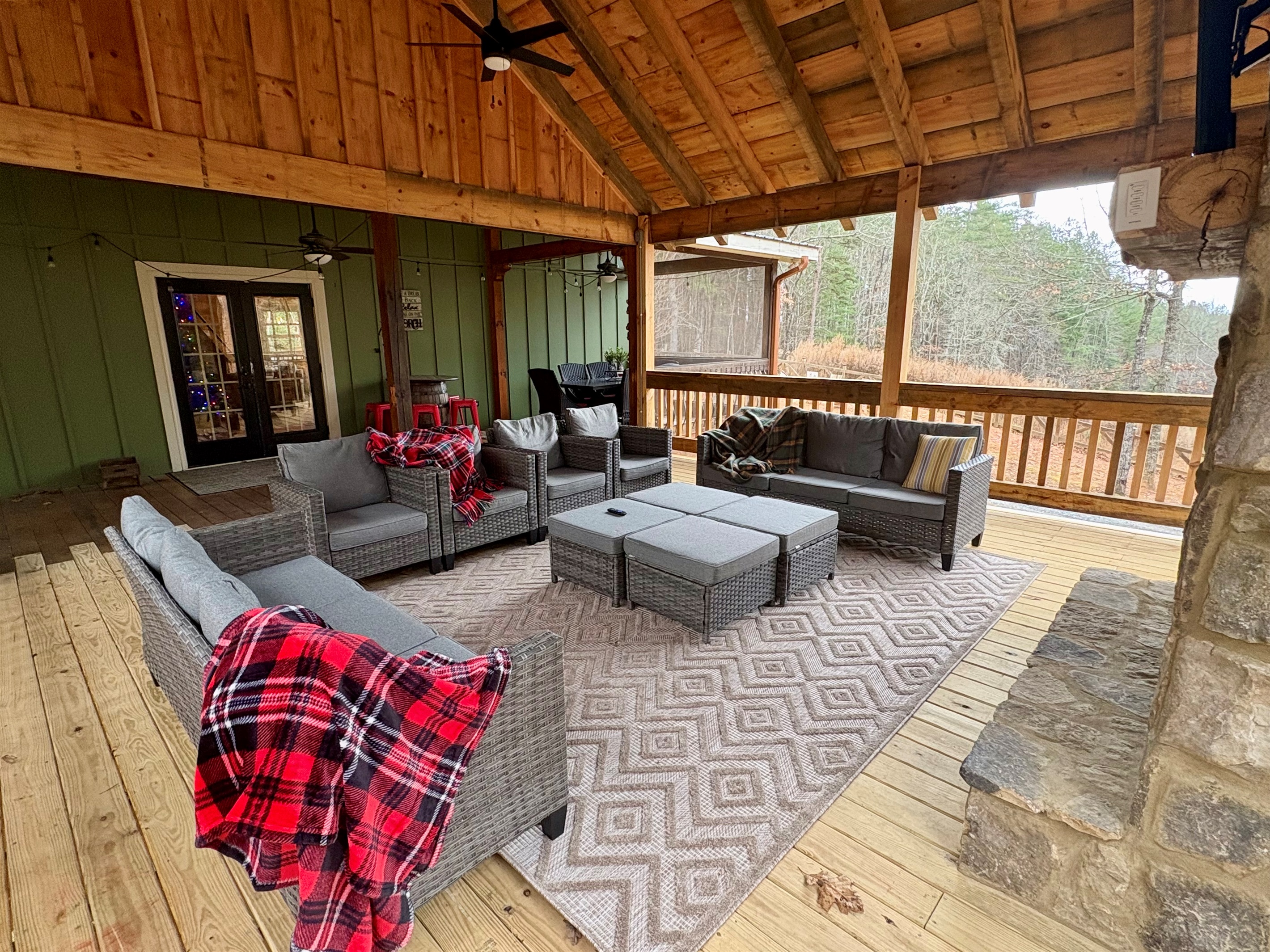 New Outdoor livingroom with fireplace!