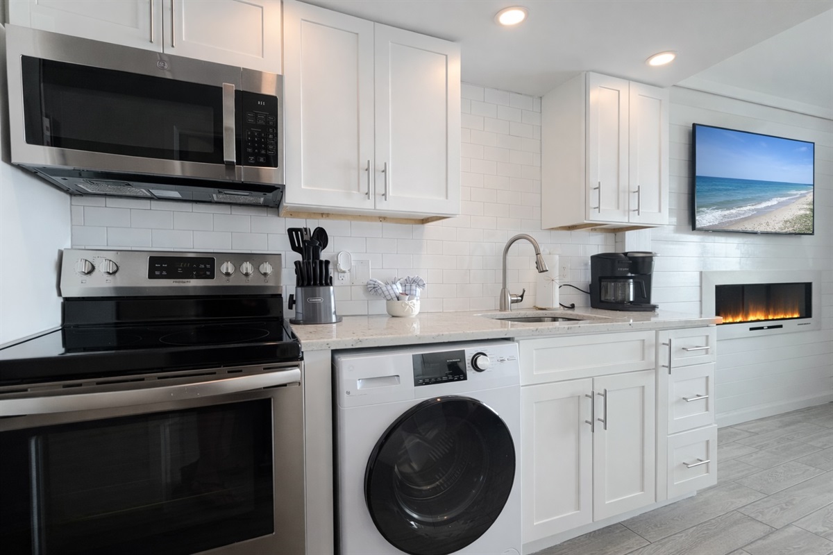 full kitchen for cooking in