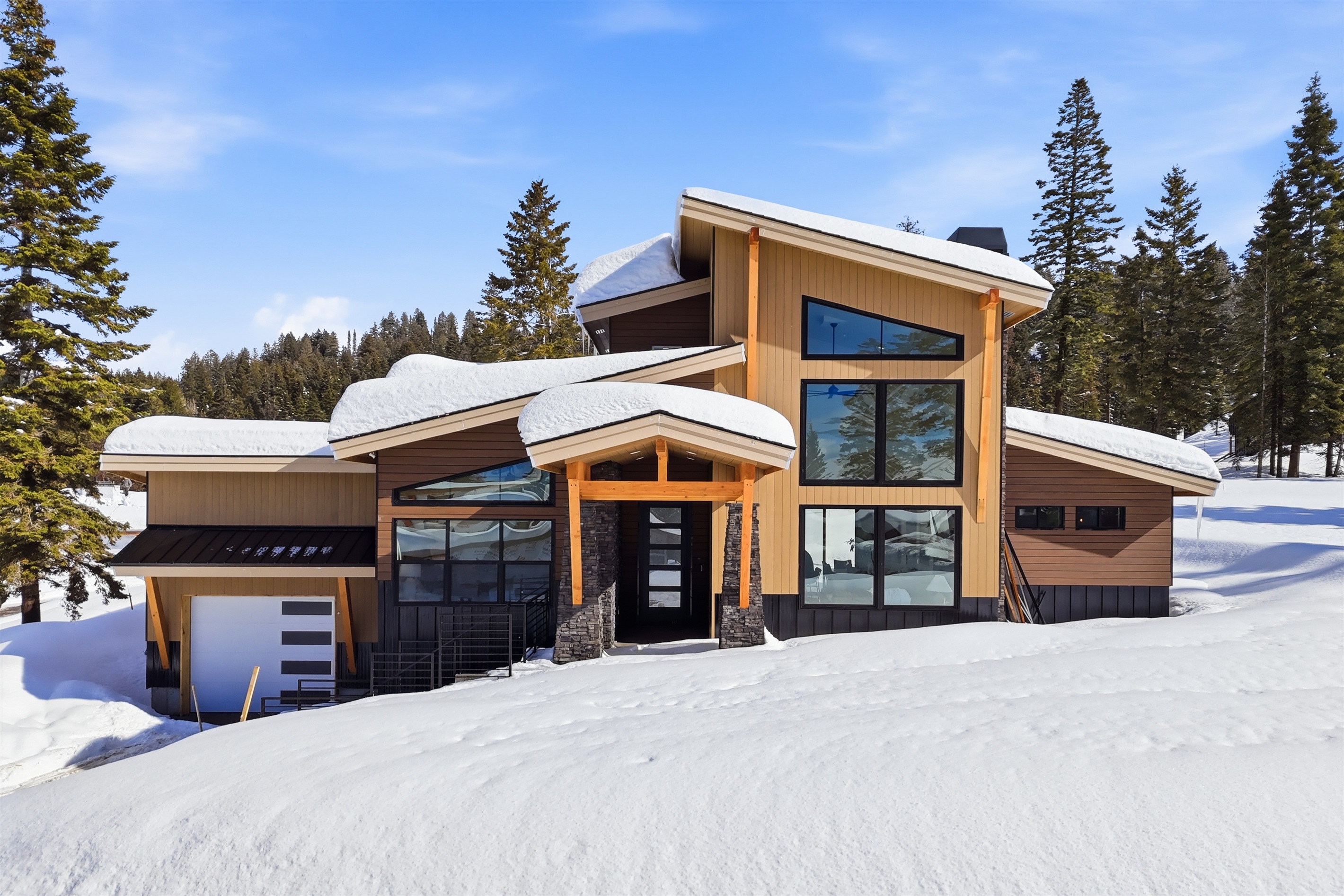 The Perfect Snowy Sanctuary for Your Next Getaway