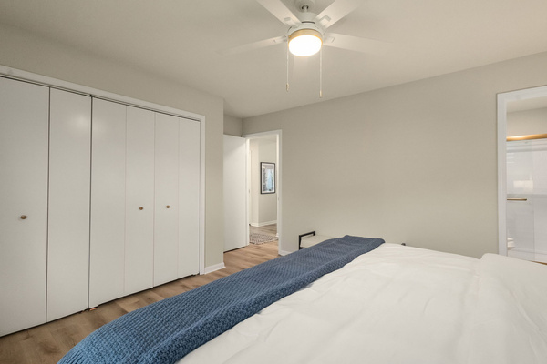 Luxury 2BR/2BA Condo | Walk to Notre Dame, photo 17