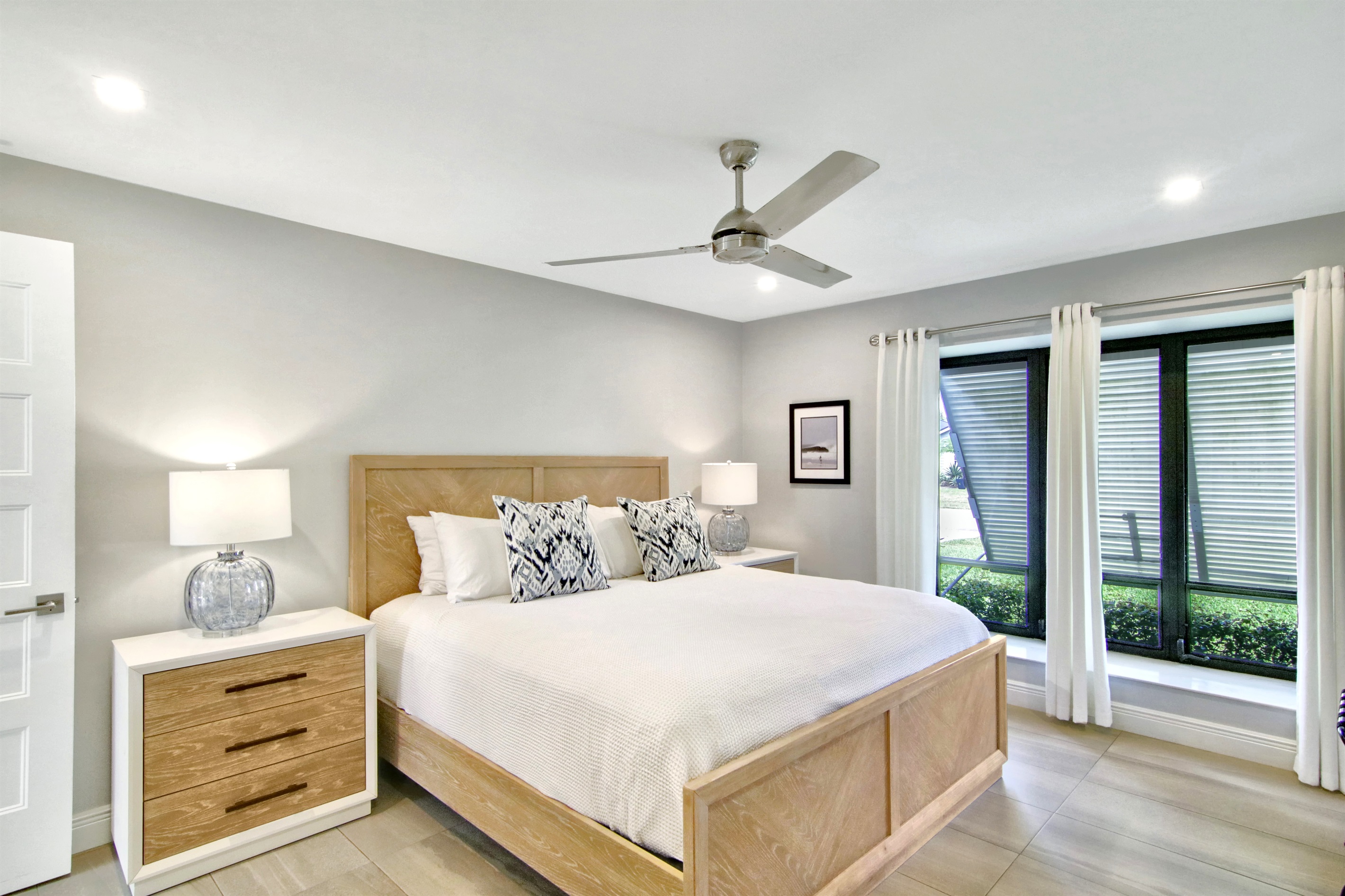 King master suite, plush mattress, large closet, usb ports, clothing storage