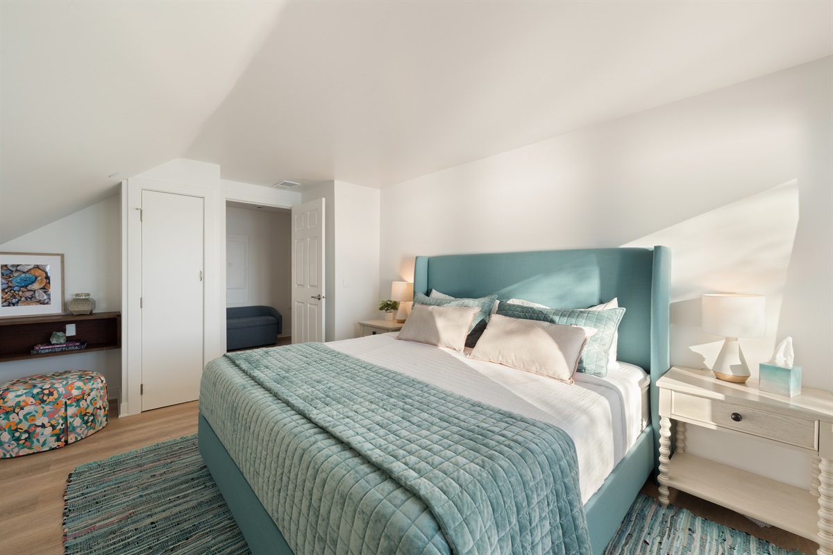 A nook is available to help you get ready for the day, along with storage for your belongings. 