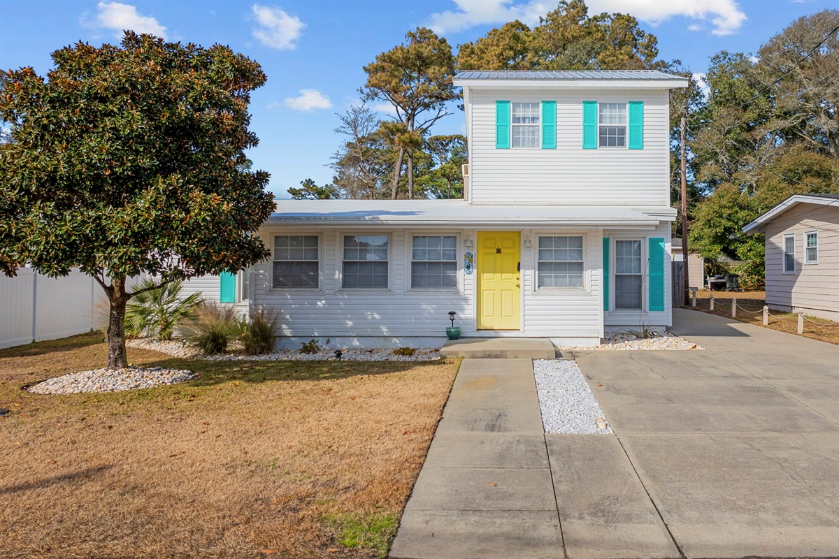 Private Home, with pool and front door parking