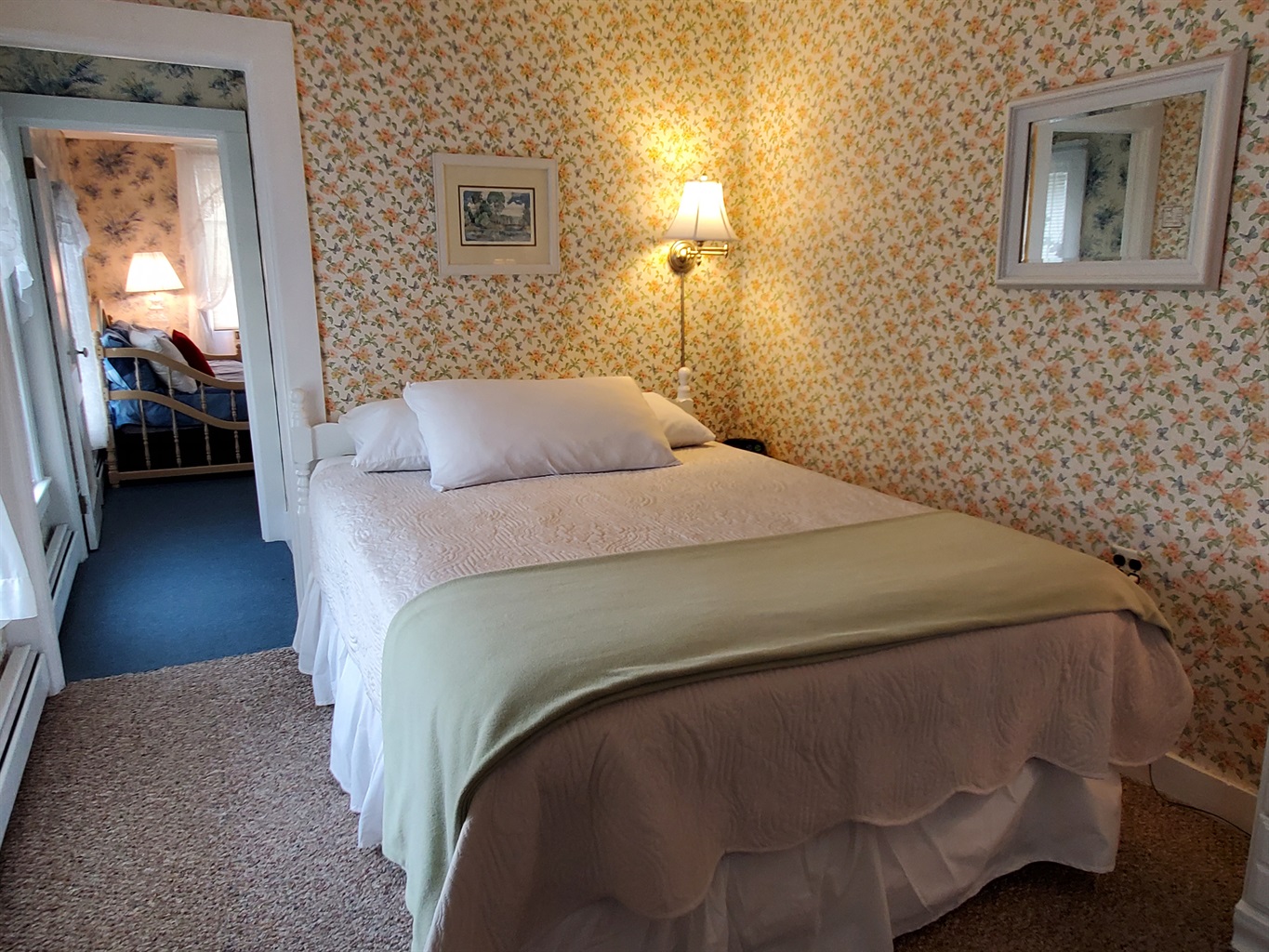 Apple Tree #2 Queen bedroom