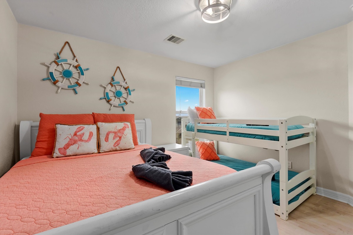 fbebea773e5e4b1f8e1fc7e3e296f049 Large | Beachhouse | Texas | TX | Vacation Homes | Galveston | Crystal Beach | Kokomo | Breezy Days | Beachfront Elegance | Sunrise Serenity | Southern Sands Property Management, LLC