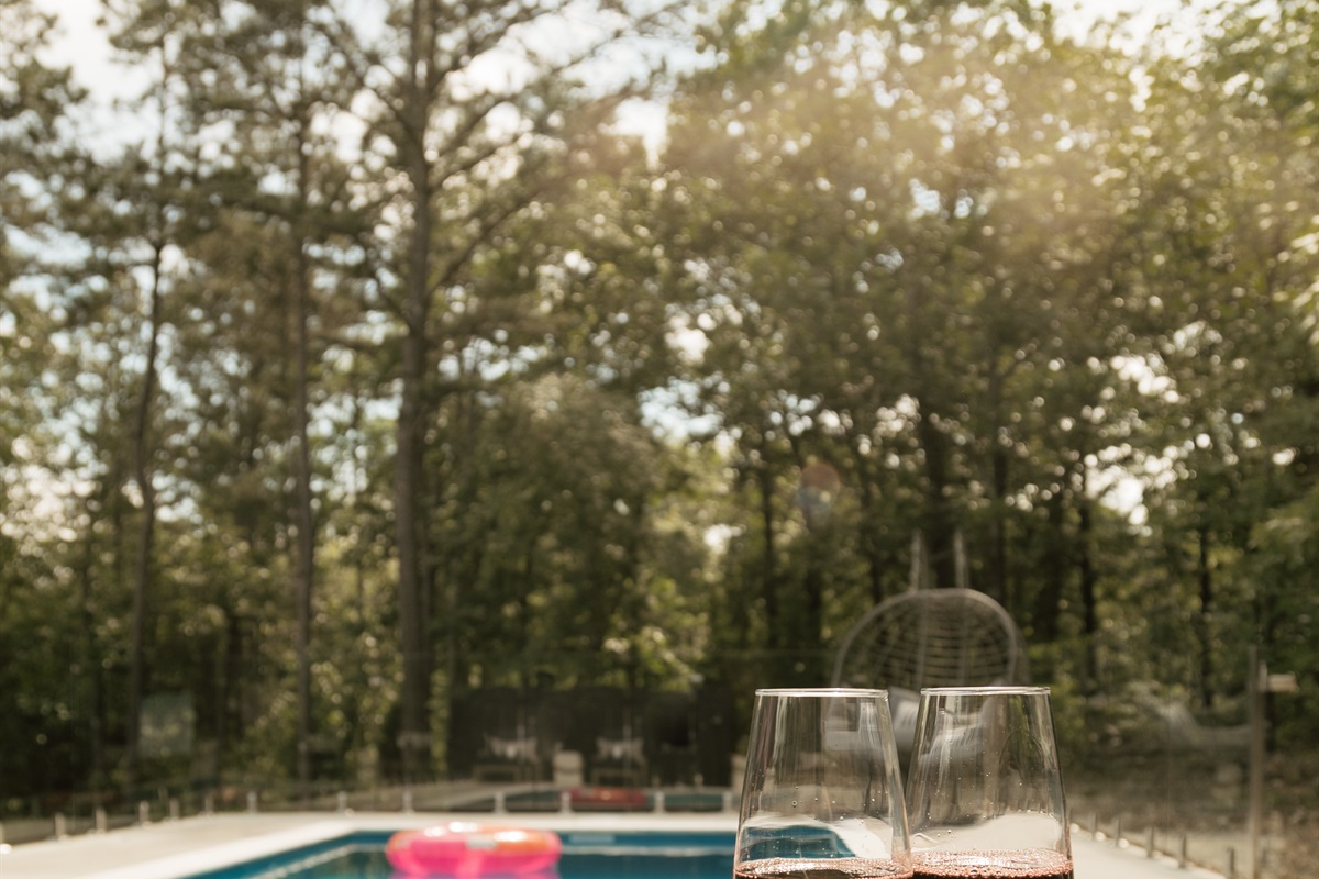 A dreamy outdoor oasis designed for unforgettable cabin escapes.