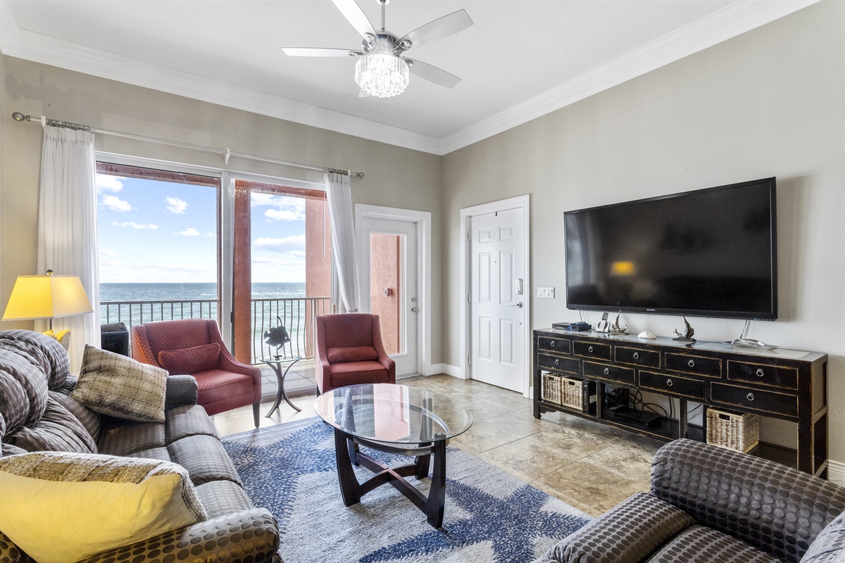 BEACHFRONT! 4 Bedroom,sleeps up to 10