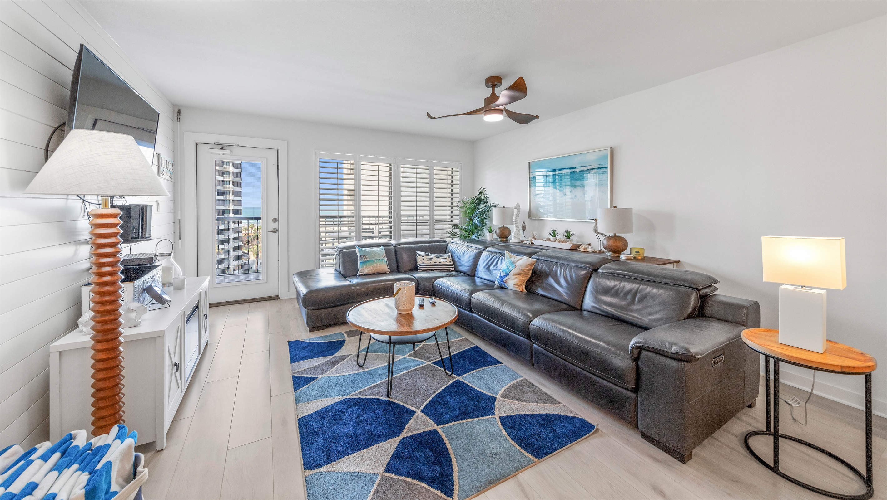 Saida 2BD/2BA 8th Floor with Ocean Views & Space X Front Row 2