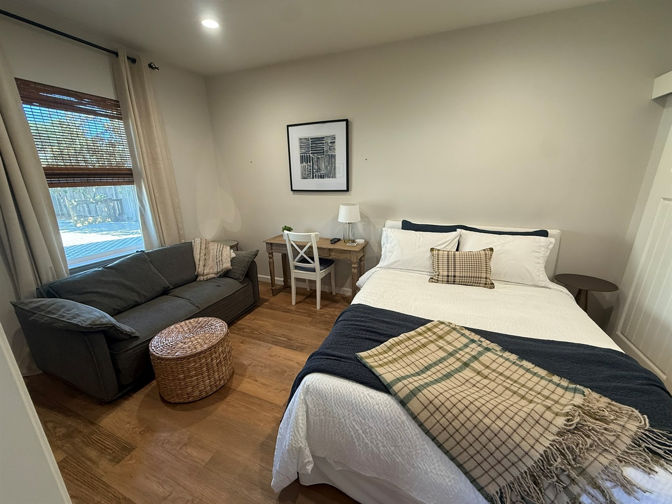 Queen Bed, Sleeper Sofa & Desk