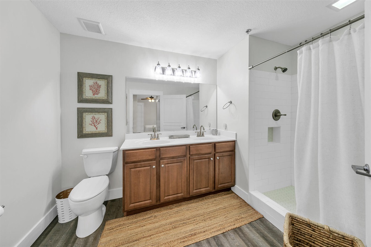Large master bath with walk in shower & double vanity. Mexico Beach, FL