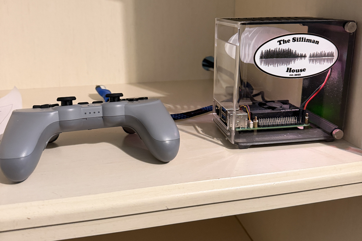 Homemade gaming unit with 1000's of games