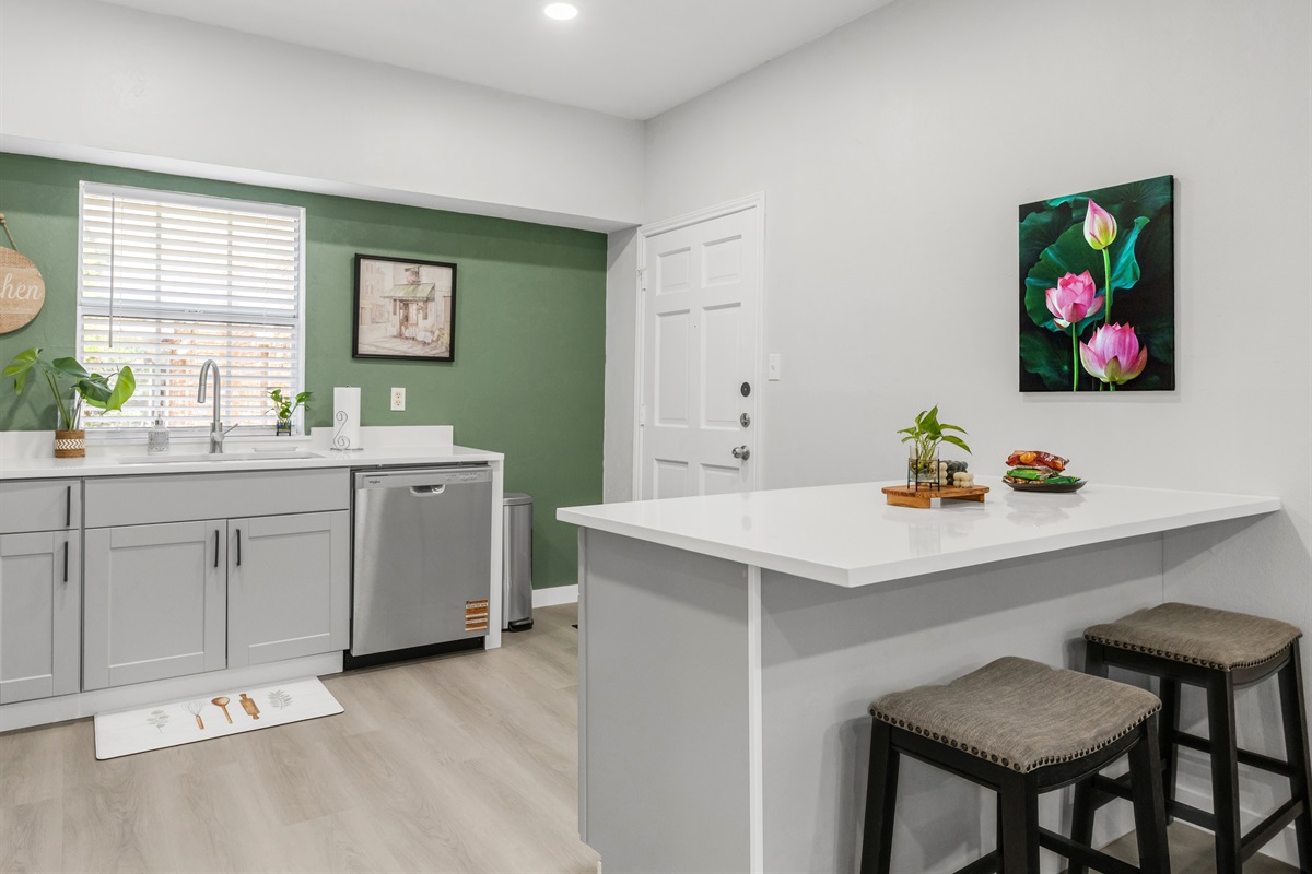 Dining/Kitchen
