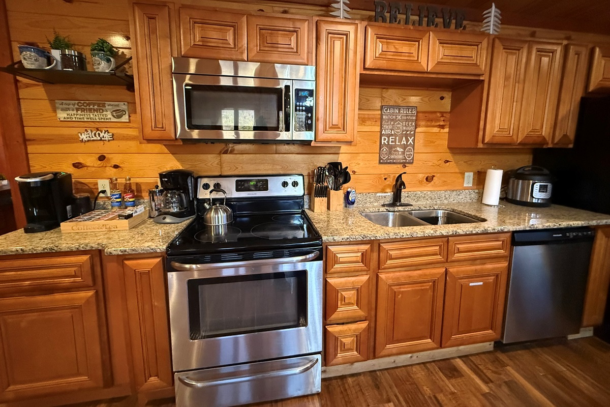 Designed with guests in mind, this fully stocked and well-organized kitchen has all the essentials to make you feel right at home.