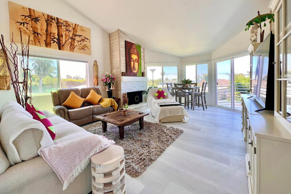 TV/Family room 1