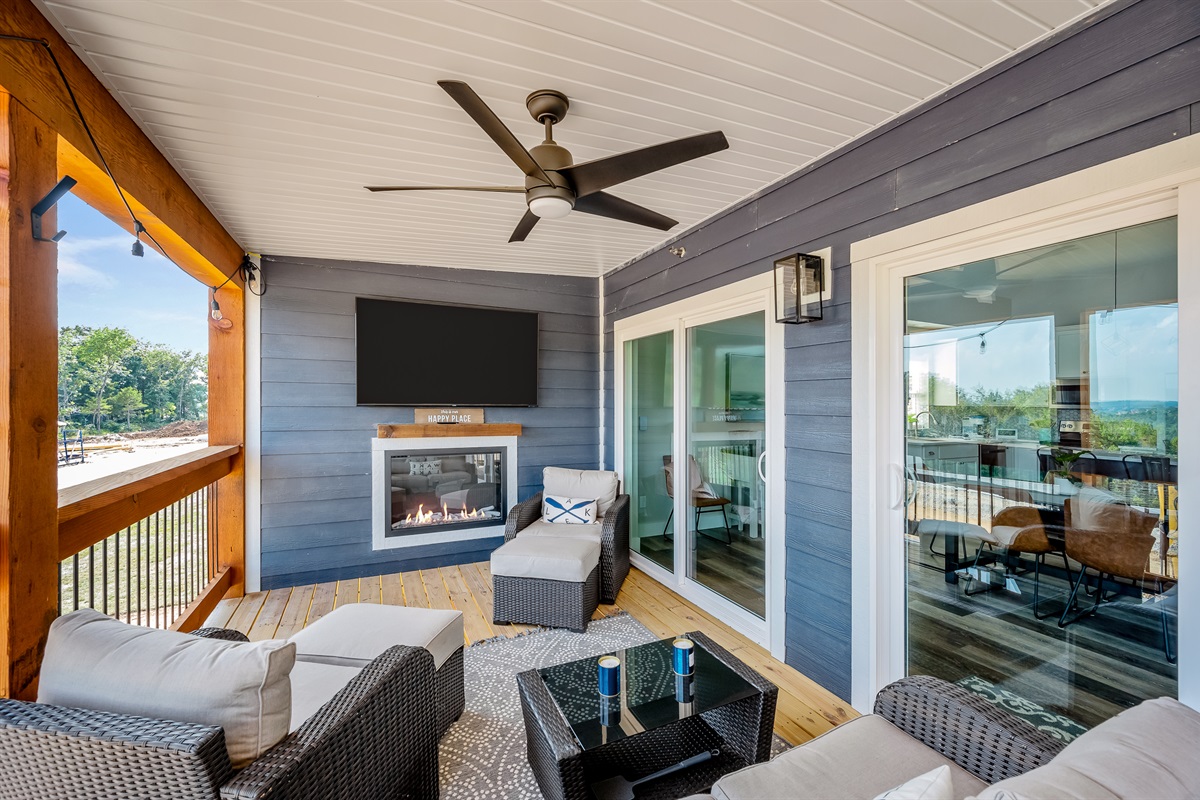 Enjoy those crisp Ozark mornings in font of the gas fireplace.