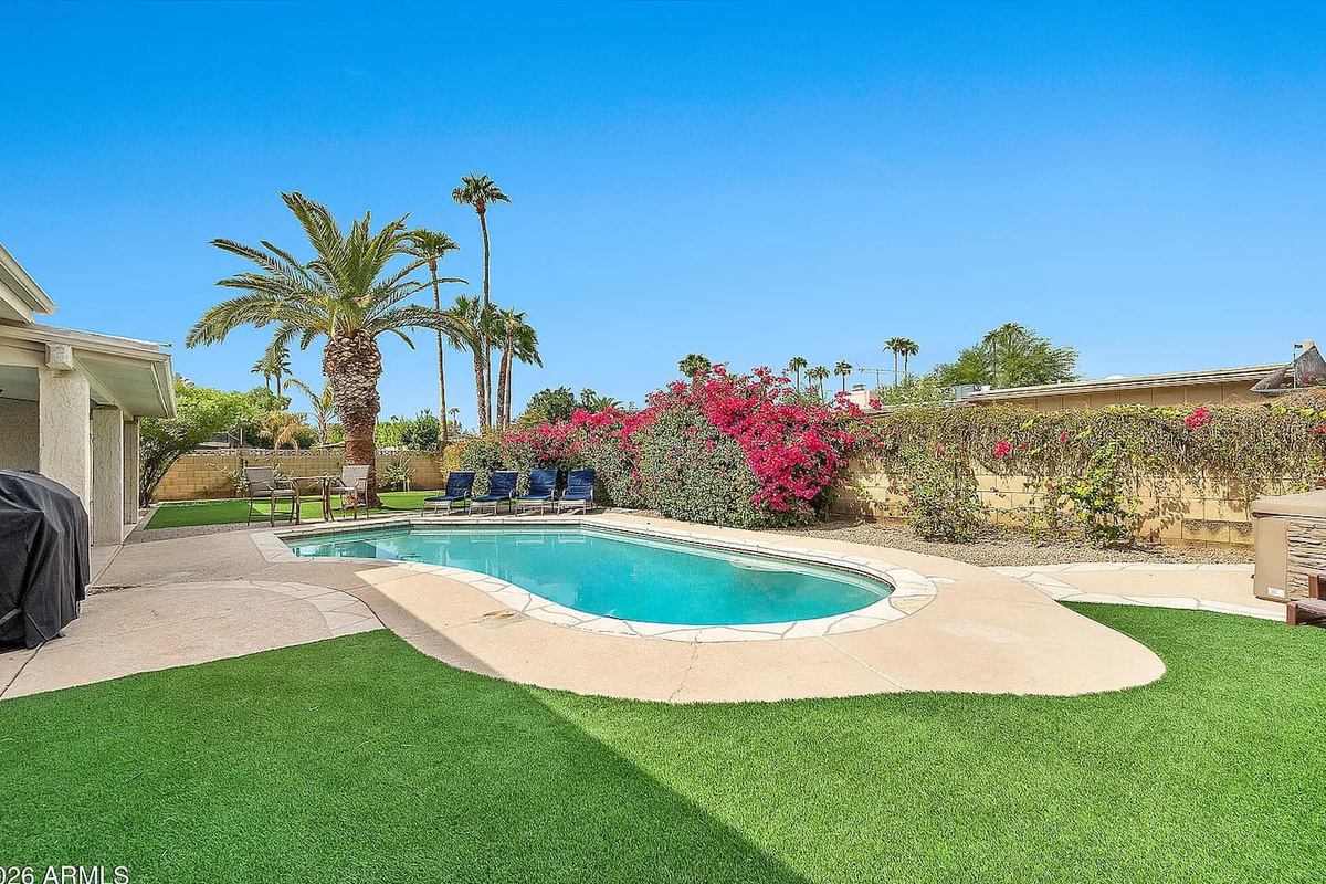 Thunderbird Home photo 22