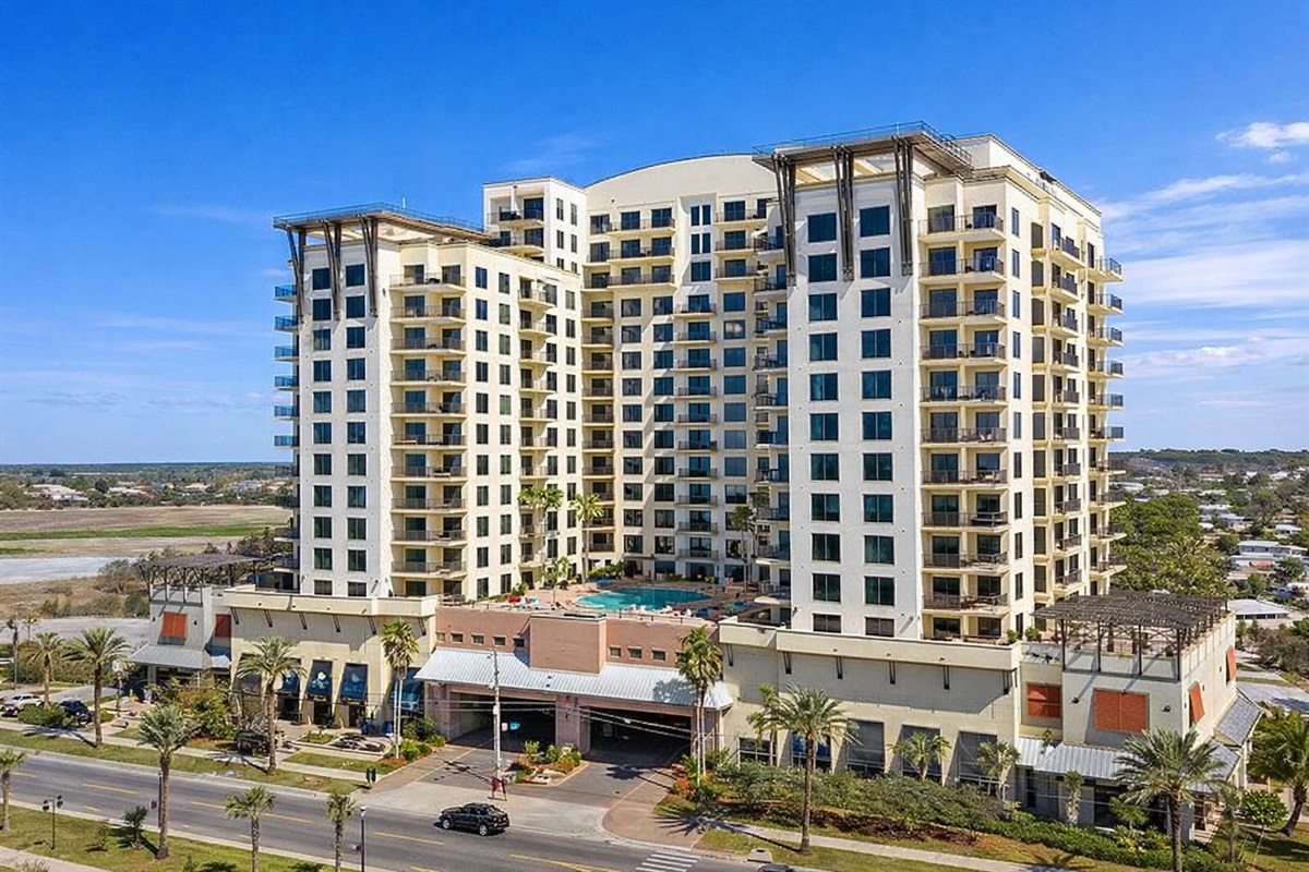 Beautifully maintained complex