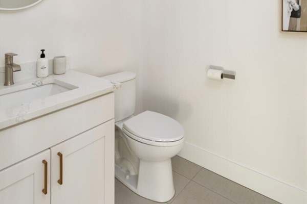 {Powder Bath} Downstairs Half Bathroom