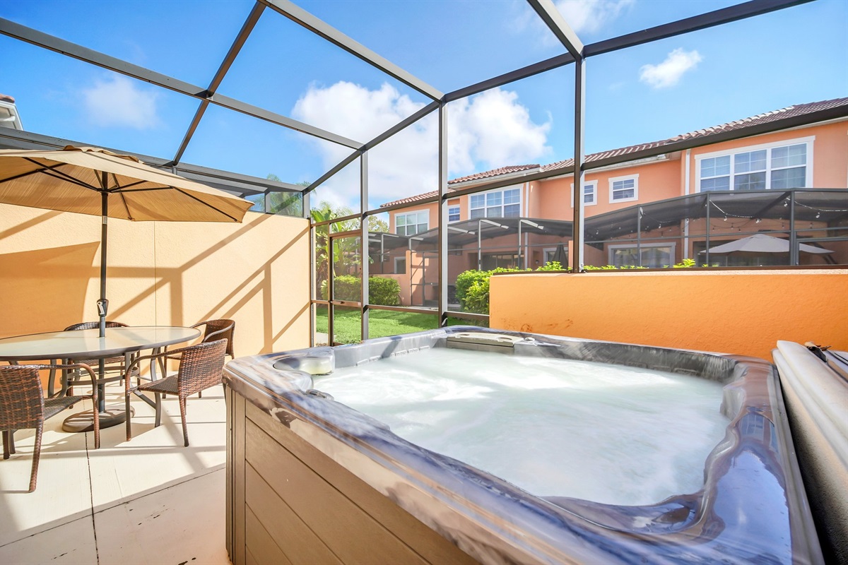 Private hot tub on the lanai.