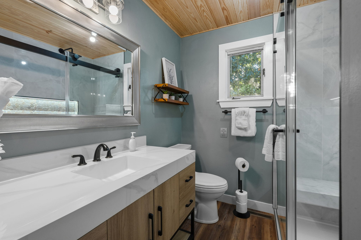 Newly Remodeled Spa Bathroom