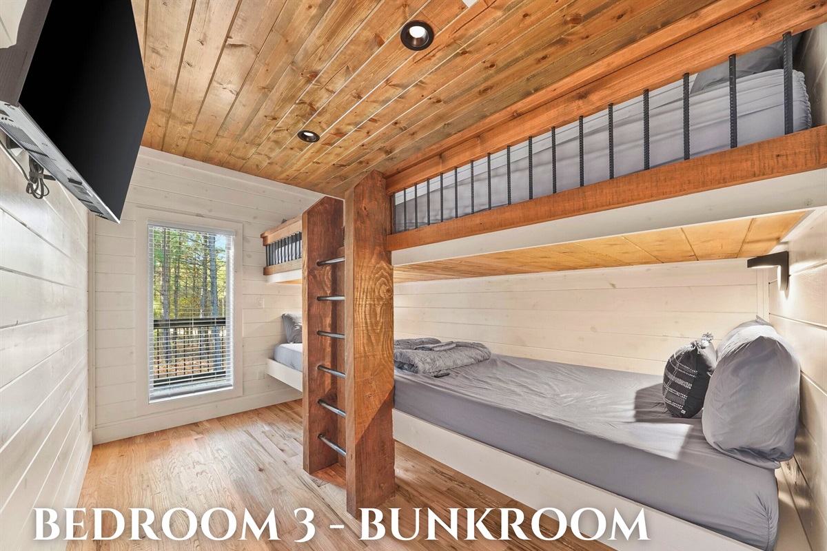 Bedroom 3 with bunk beds perfect for families or groups.