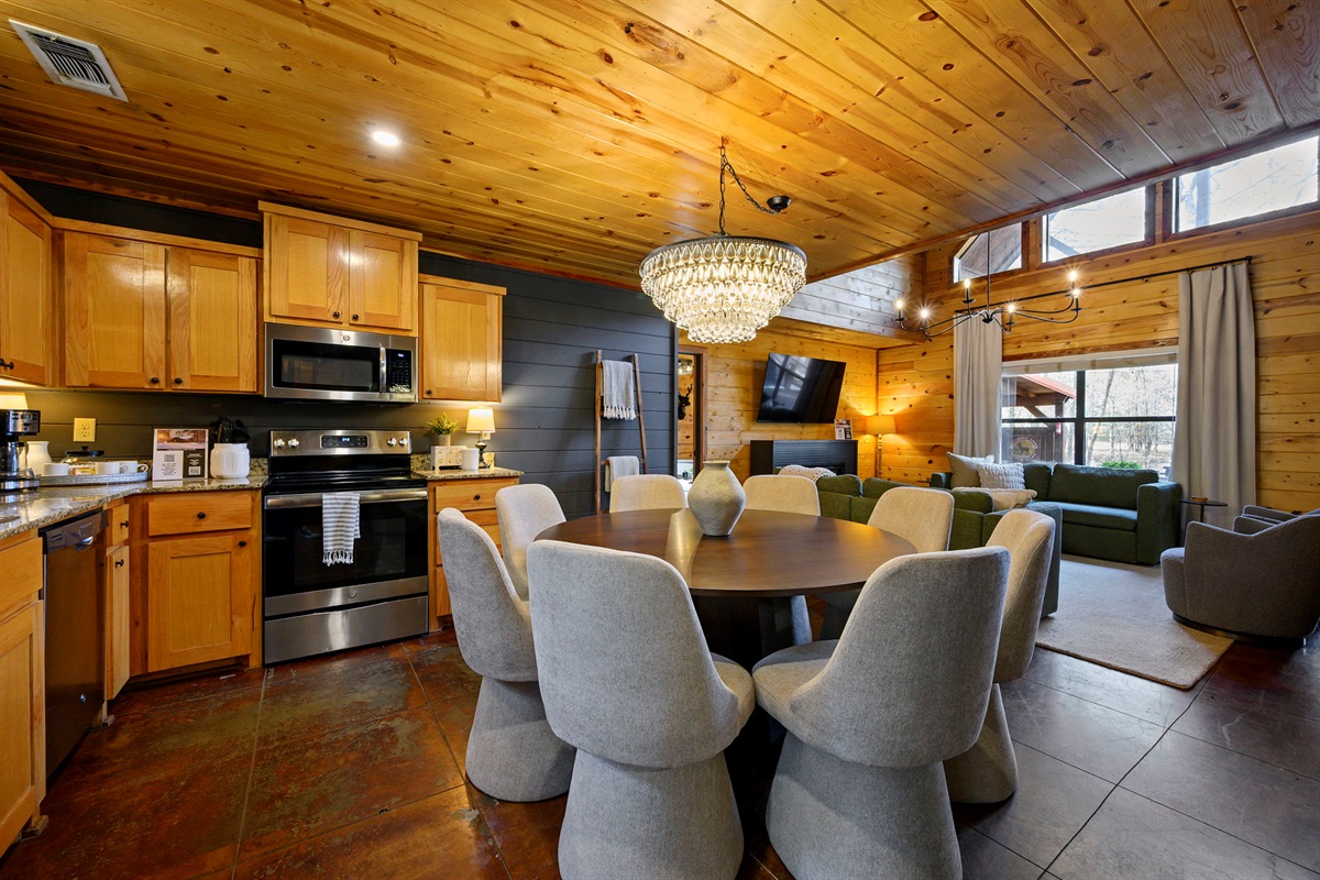 Fully Equipped Kitchen:
Spacious kitchen with modern appliances and generous counter space. Whether cooking a full meal or quick snacks, everything you need is right at hand.