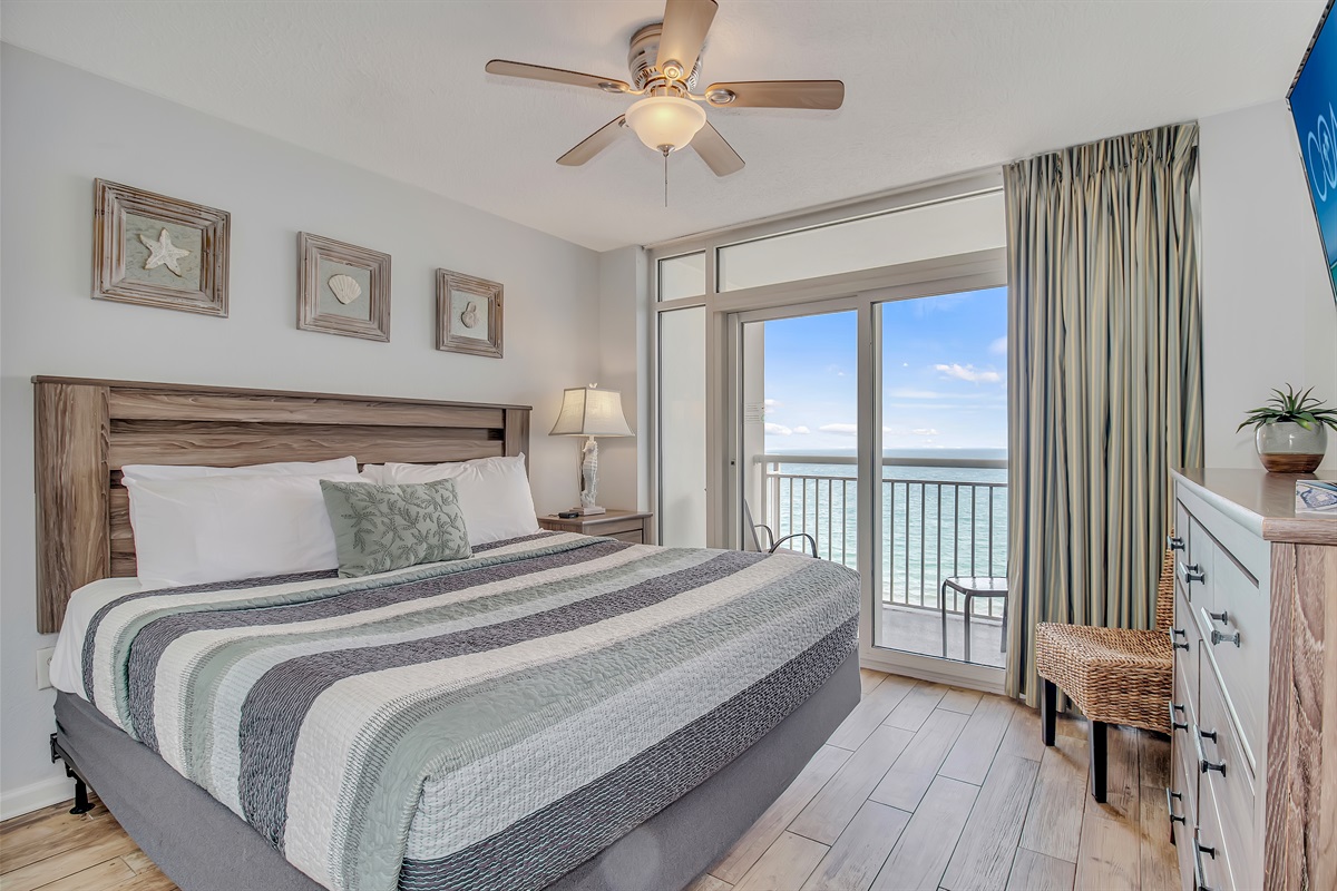 Dreamy bedroom overlooking the beach!