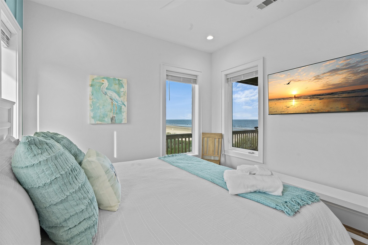 fc6bcf48679a47648f4fecbc30203f59 Large | Beachhouse | Texas | TX | Vacation Homes | Galveston | Crystal Beach | Kokomo | Breezy Days | Beachfront Elegance | Sunrise Serenity | Southern Sands Property Management, LLC