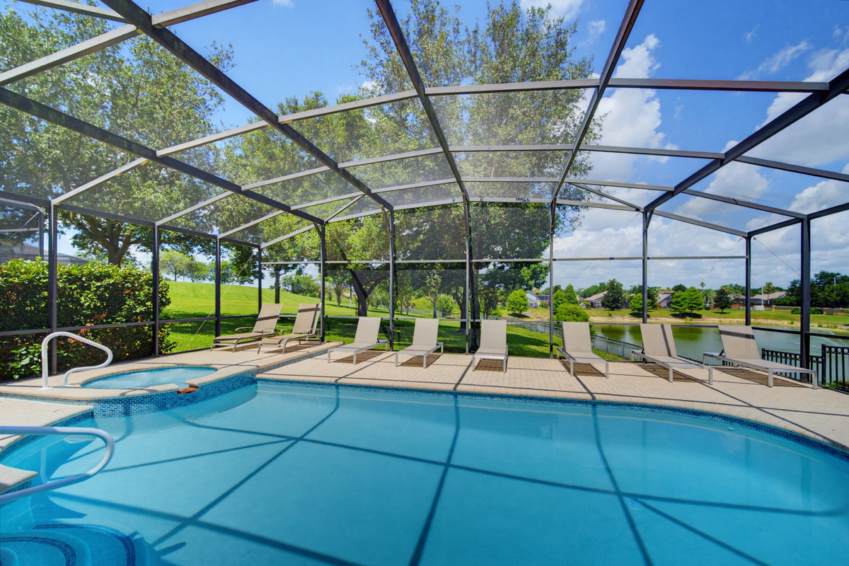 Extended pool deck w/ privacy - no neighbors to the rear or side